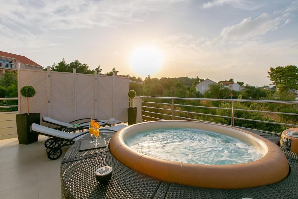Villa Kora - Luxury Holiday Apartments Lumbarda Exterior photo
